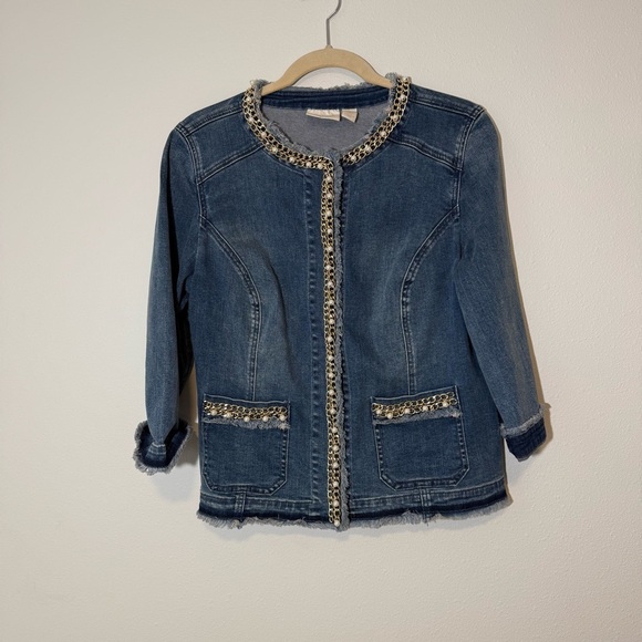 Chico’s Denim Jacket Balzer with Chain and Pearl Accent Details Size 1 Small - Picture 9 of 9